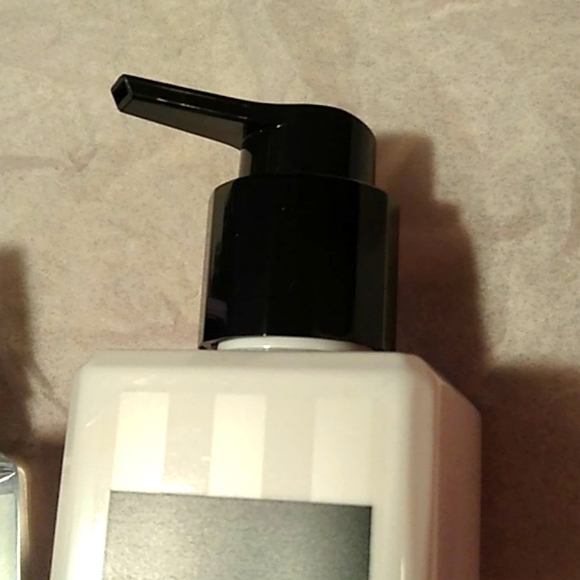 Victoria's Secret Bombshell Paris 2 pc set - Picture 4 of 4